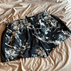 🚨 Last chance before donation 🚨 NWOT Torrid LoveSick Athletic Shorts